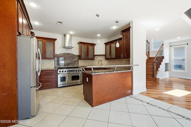 646 Compass Avenue, Beachwood, NJ 08722