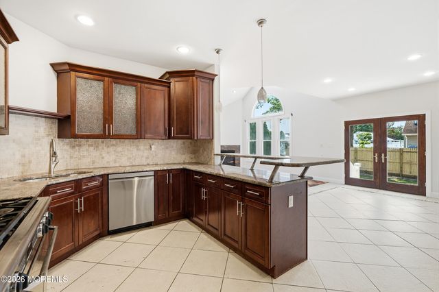 646 Compass Avenue, Beachwood, NJ 08722