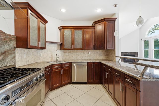 646 Compass Avenue, Beachwood, NJ 08722
