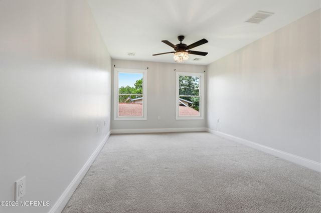 646 Compass Avenue, Beachwood, NJ 08722