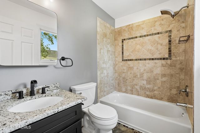 646 Compass Avenue, Beachwood, NJ 08722