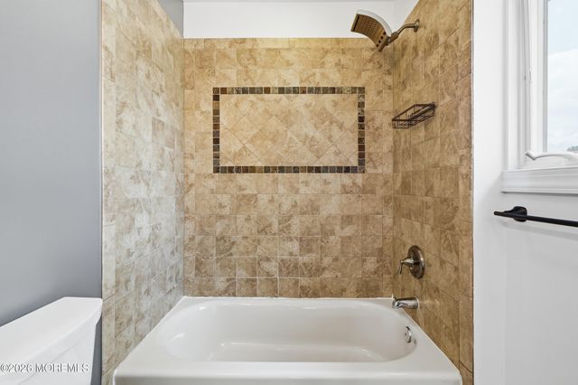 646 Compass Avenue, Beachwood, NJ 08722