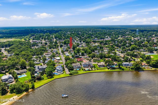 646 Compass Avenue, Beachwood, NJ 08722