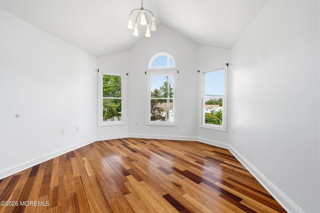 646 Compass Avenue, Beachwood, NJ 08722