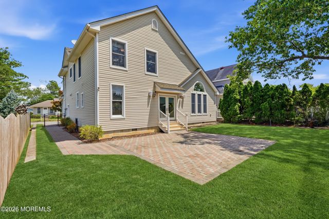 646 Compass Avenue, Beachwood, NJ 08722