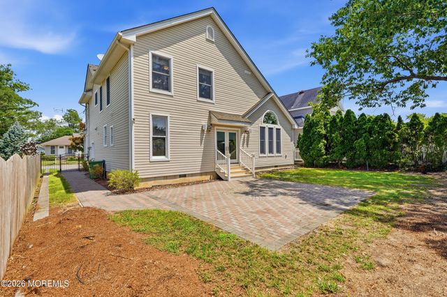 646 Compass Avenue, Beachwood, NJ 08722