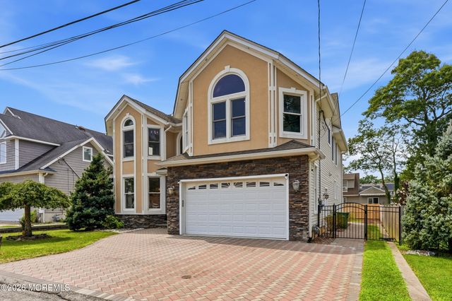 646 Compass Avenue, Beachwood, NJ 08722