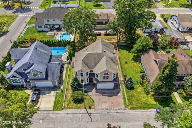 646 Compass Avenue, Beachwood, NJ 08722