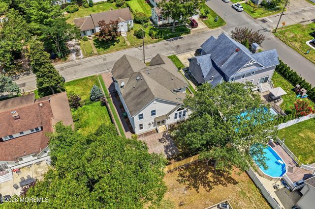 646 Compass Avenue, Beachwood, NJ 08722