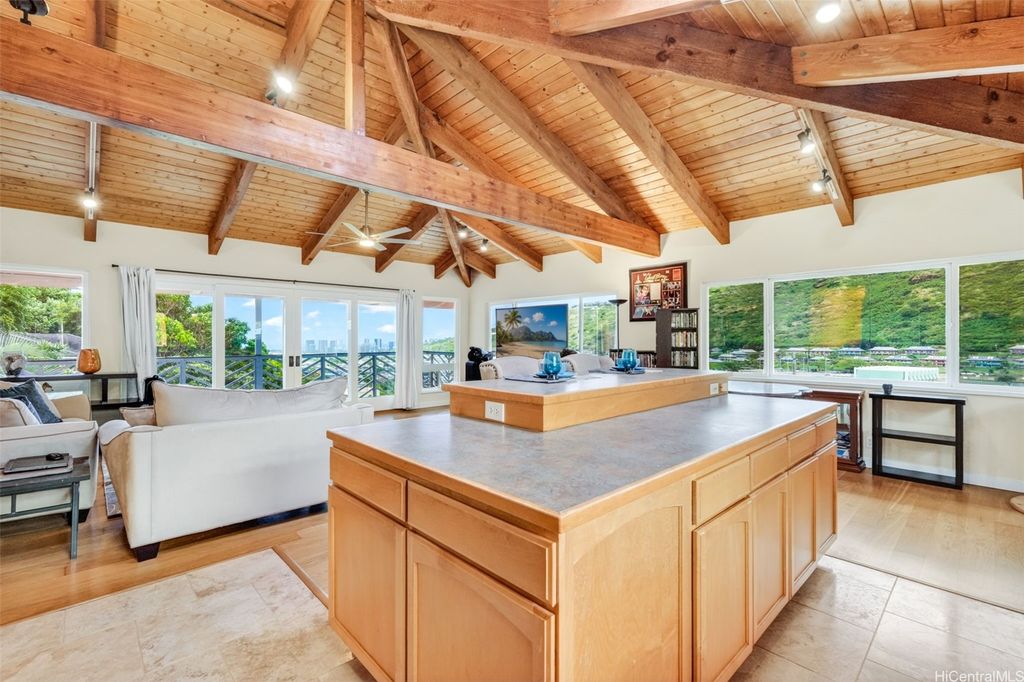 2047 10th Avenue C, Honolulu, HI 96816