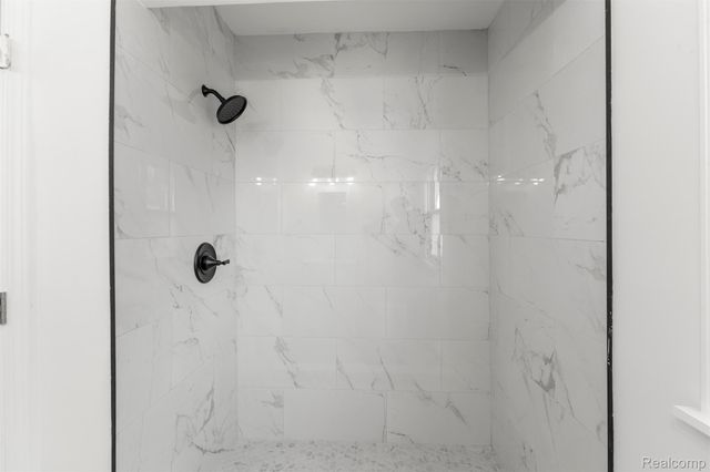 14624 Warwick Avenue, Allen Park, MI 48101