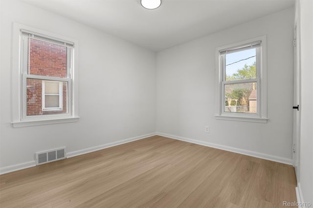 14624 Warwick Avenue, Allen Park, MI 48101