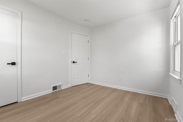 14624 Warwick Avenue, Allen Park, MI 48101