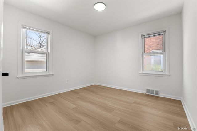 14624 Warwick Avenue, Allen Park, MI 48101