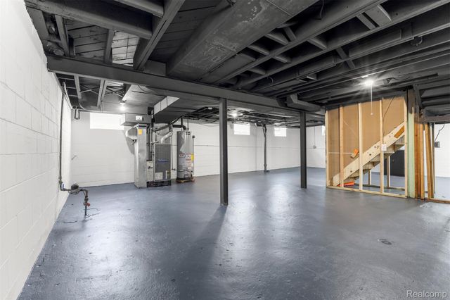 14624 Warwick Avenue, Allen Park, MI 48101