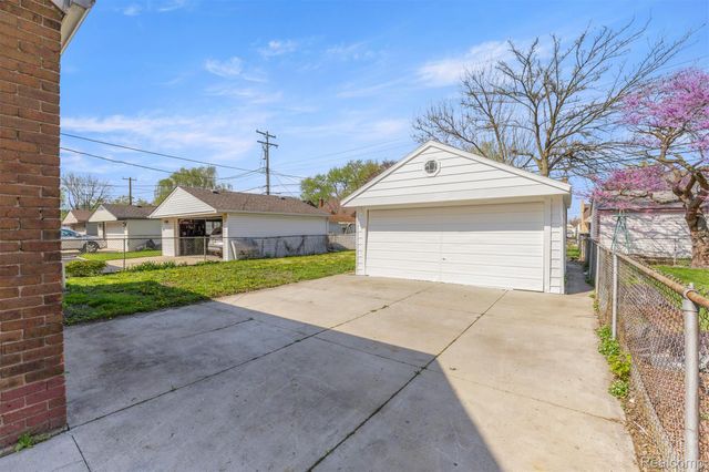 14624 Warwick Avenue, Allen Park, MI 48101