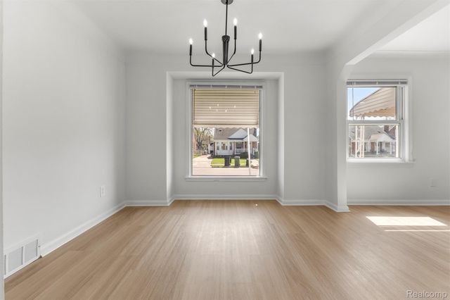 14624 Warwick Avenue, Allen Park, MI 48101