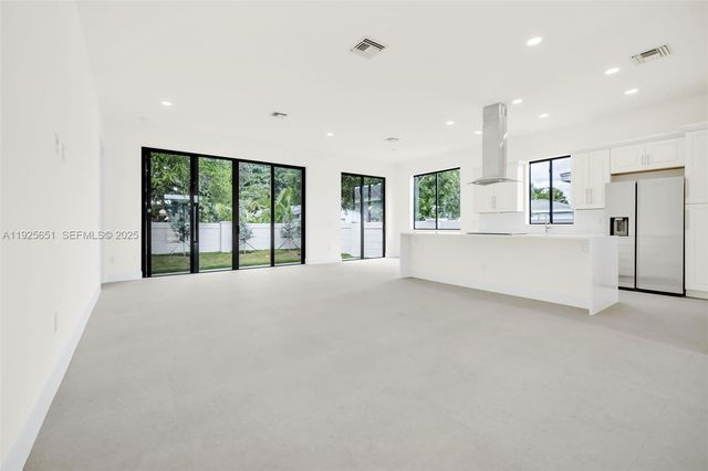 1515 SW 40th Ter, Fort Lauderdale, FL 33317