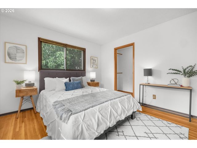 7647 Se HAWTHORNE Blvd, Portland, OR 97215