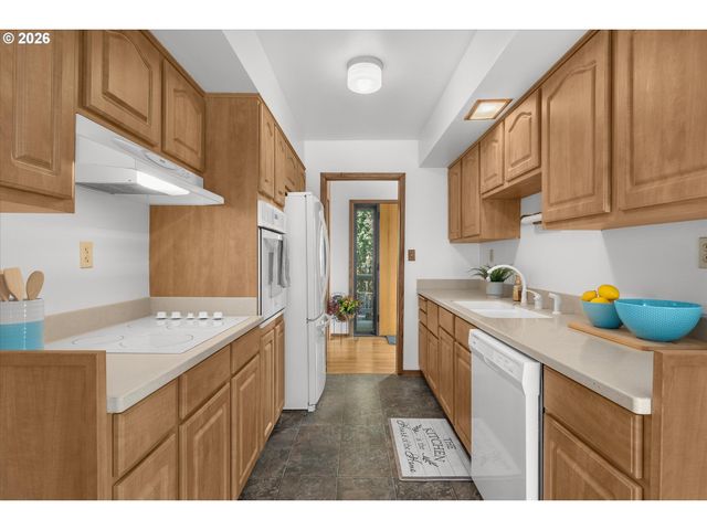 7647 Se HAWTHORNE Blvd, Portland, OR 97215