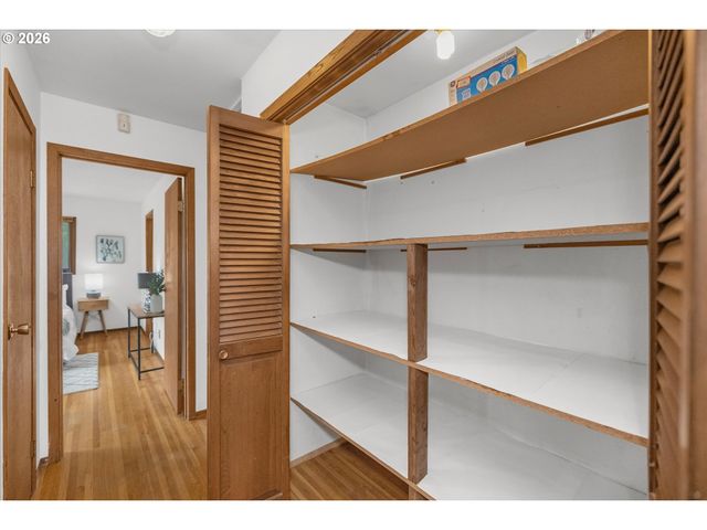 7647 Se HAWTHORNE Blvd, Portland, OR 97215
