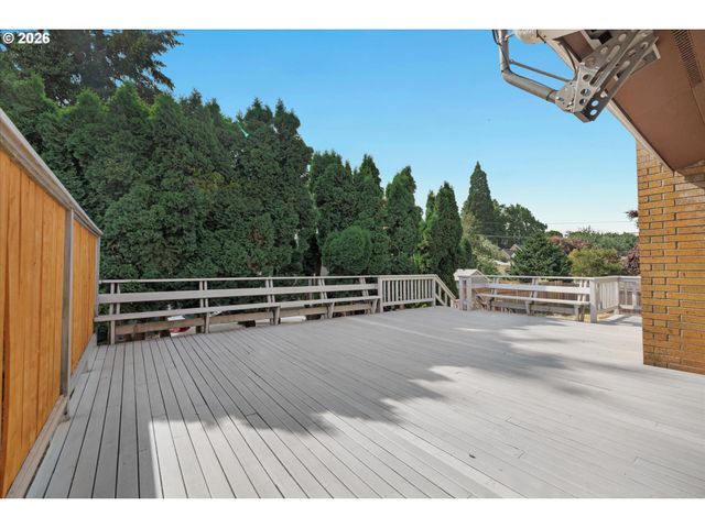 7647 Se HAWTHORNE Blvd, Portland, OR 97215