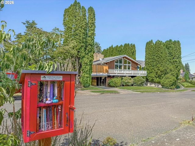 7647 Se HAWTHORNE Blvd, Portland, OR 97215