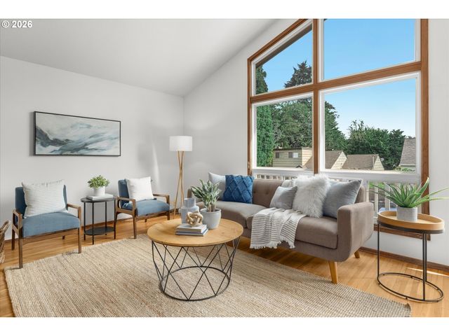 7647 Se HAWTHORNE Blvd, Portland, OR 97215