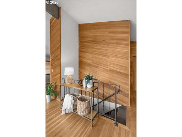 7647 Se HAWTHORNE Blvd, Portland, OR 97215