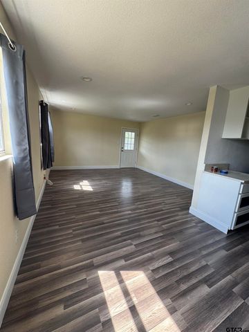 16238 Esther Rd, Lindale, TX 75771