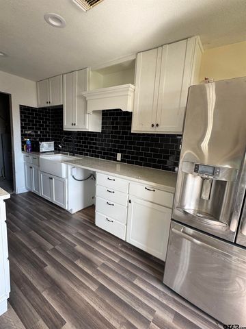 16238 Esther Rd, Lindale, TX 75771