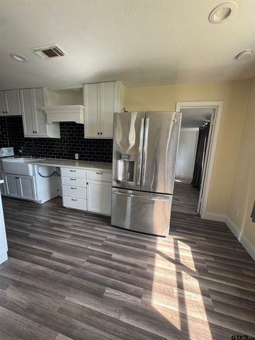 16238 Esther Rd, Lindale, TX 75771