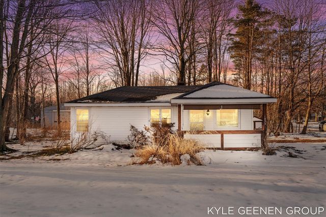 1833 Ottawa Beach Road, Holland, MI 49424