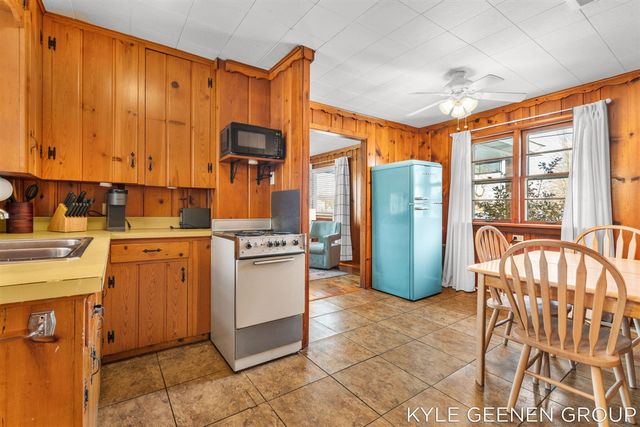 1833 Ottawa Beach Road, Holland, MI 49424