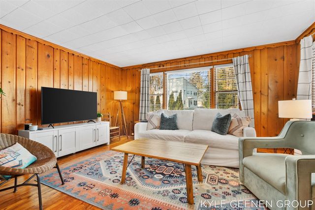 1833 Ottawa Beach Road, Holland, MI 49424