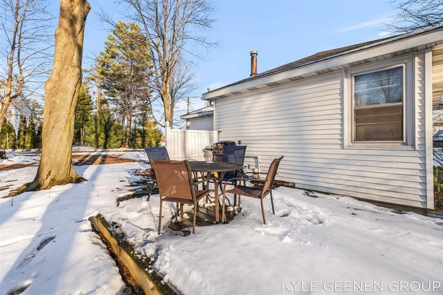 1833 Ottawa Beach Road, Holland, MI 49424