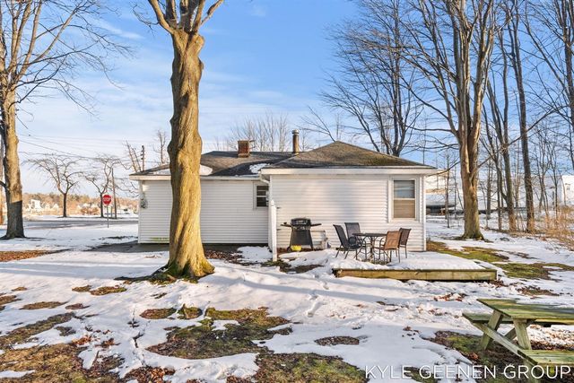 1833 Ottawa Beach Road, Holland, MI 49424