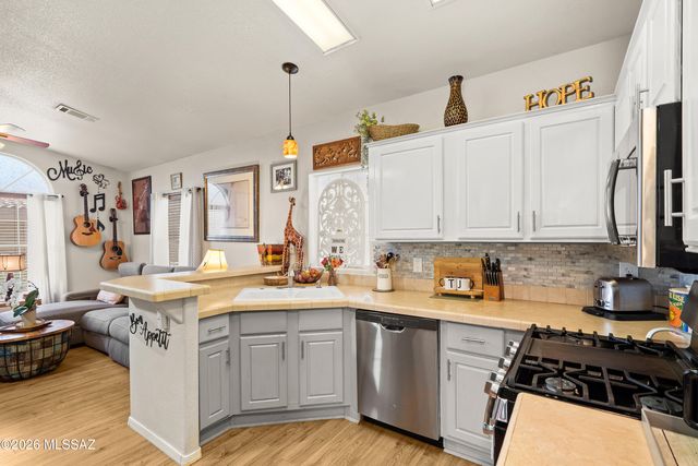 1158 W Calle Trios Los Panchos, Sahuarita, AZ 85629