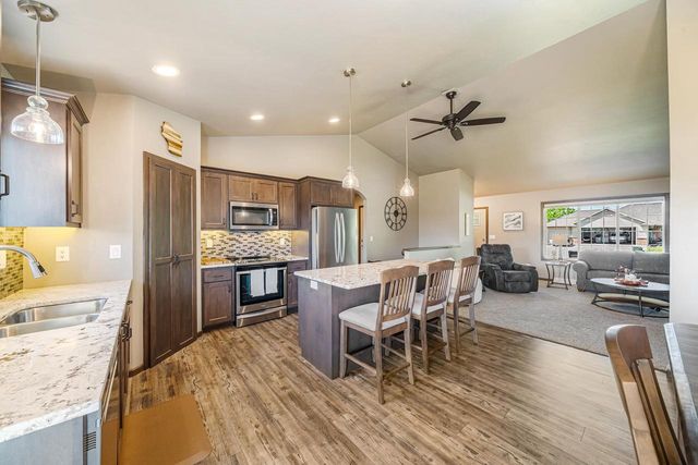 1941 BEAR PAW TRAIL, Kaukauna, WI 54130