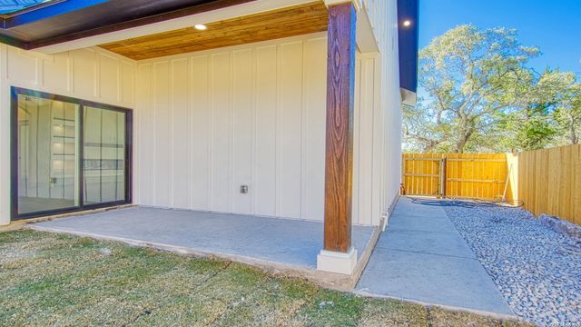 1207 Tanglewood Trl, Spring Branch, TX 78070