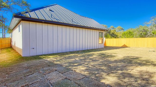 1207 Tanglewood Trl, Spring Branch, TX 78070