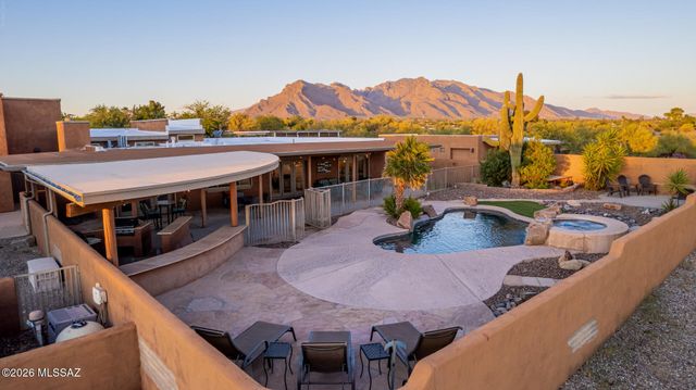 6609 N Amahl Drive, Tucson, AZ 85704