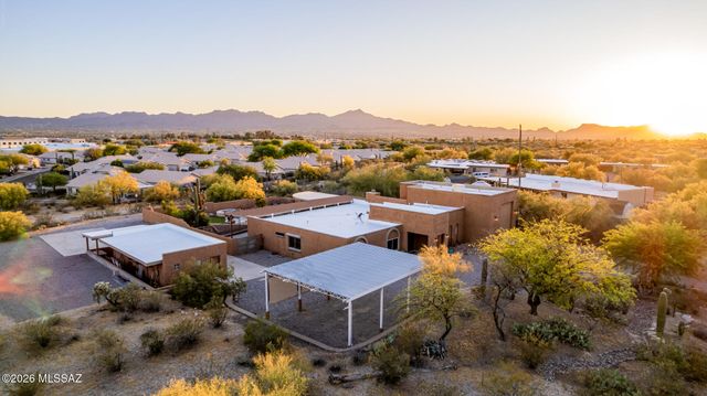 6609 N Amahl Drive, Tucson, AZ 85704