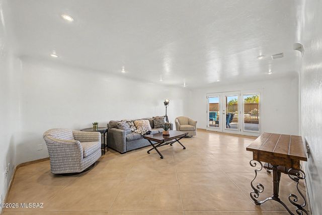 6609 N Amahl Drive, Tucson, AZ 85704