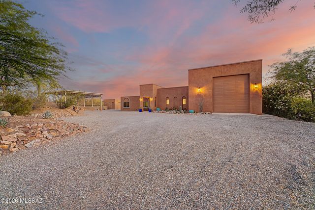 6609 N Amahl Drive, Tucson, AZ 85704