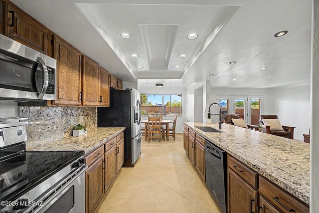 6609 N Amahl Drive, Tucson, AZ 85704