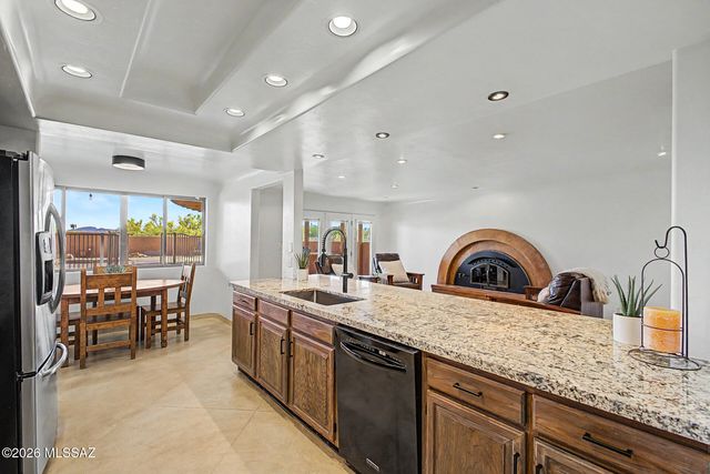 6609 N Amahl Drive, Tucson, AZ 85704