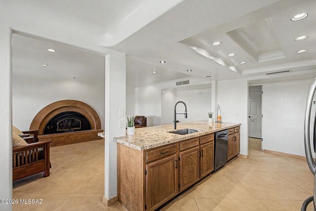 6609 N Amahl Drive, Tucson, AZ 85704