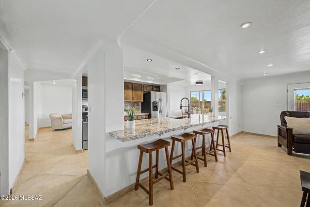 6609 N Amahl Drive, Tucson, AZ 85704