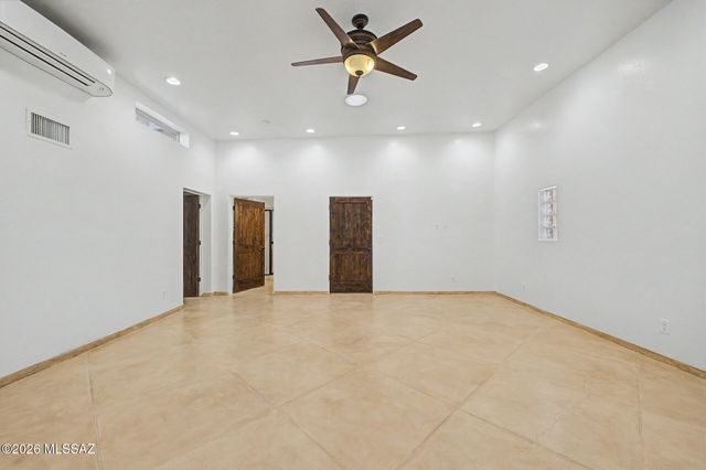 6609 N Amahl Drive, Tucson, AZ 85704